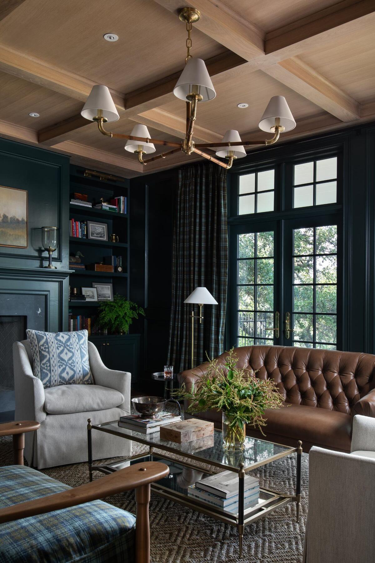 Living room with coffered ceiling and leather Chesterfield
